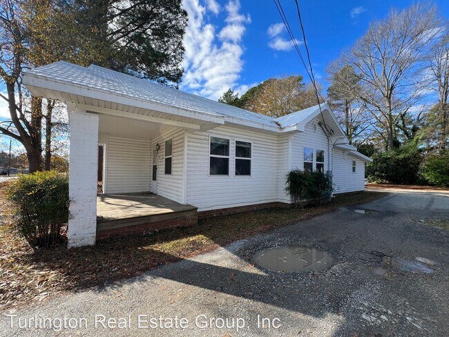 Building Photo - 3 br, 1 bath House - 705 North Ellis Ave,