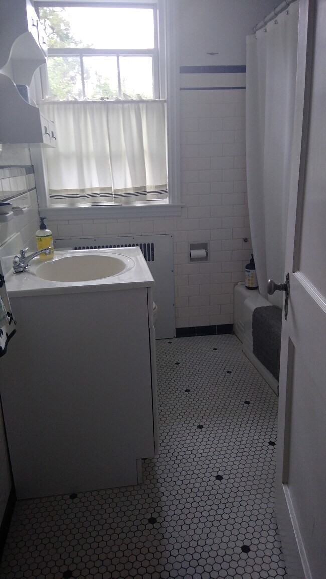 baño de arriba - 26 Murdock Rd