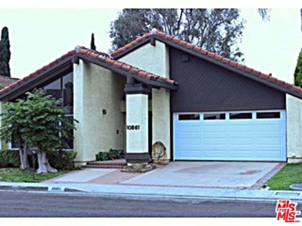 Primary Photo - 10861 Marietta Ave