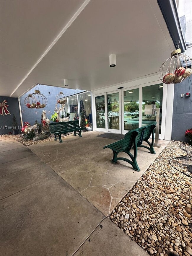 Building Photo - 919 Hillcrest Dr