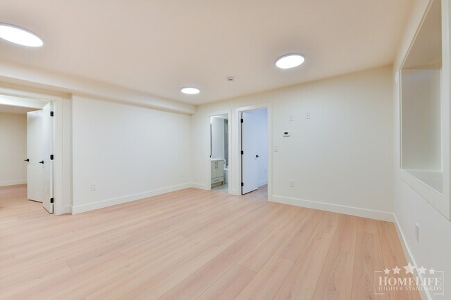 Photo du bâtiment - Brand New 2-Bedroom Basement Suite in North Delta – Utilities Included