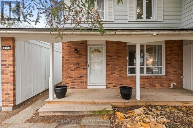 Photo du bâtiment - 115 McClellan Rd