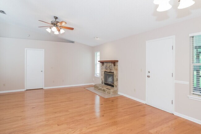 Building Photo - 471 Moby Dick Dr N