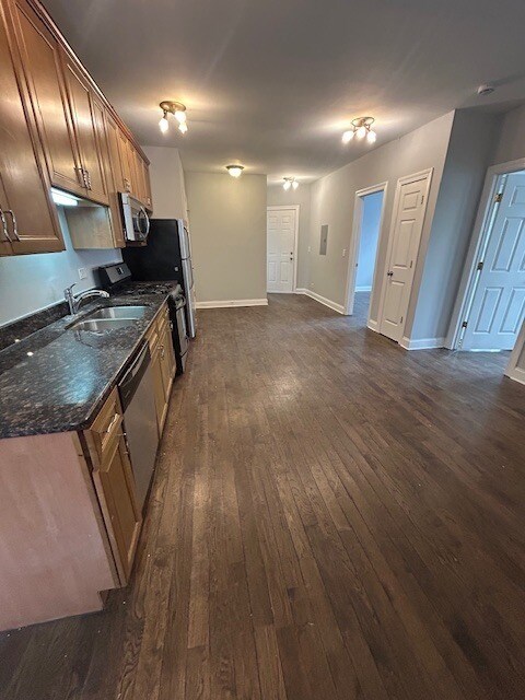 Building Photo - 4554 W George St