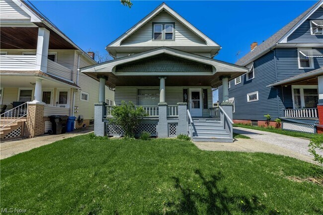 Building Photo - 3914 Henritze Ave