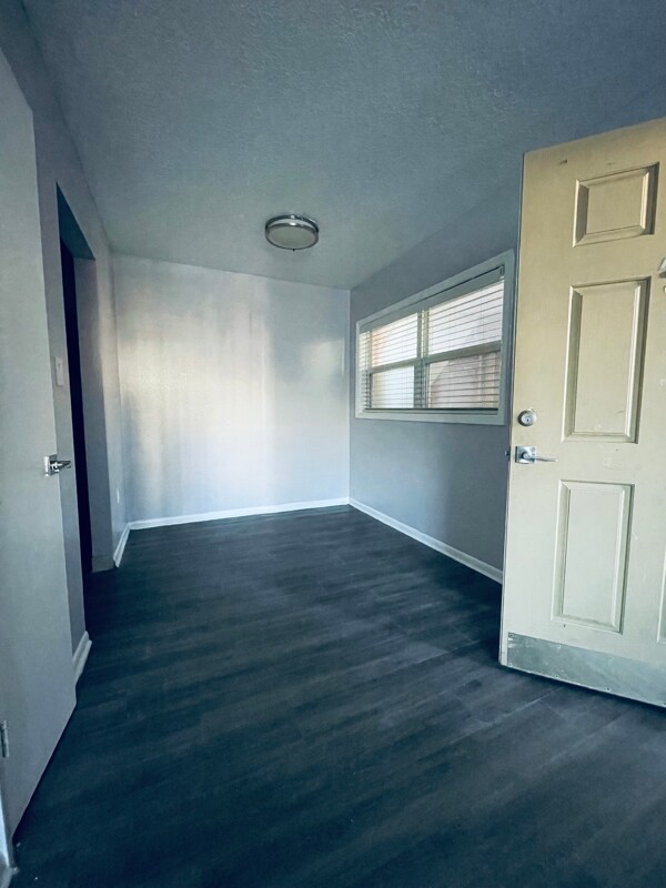 Foto del edificio - 13214 Bunn Cir