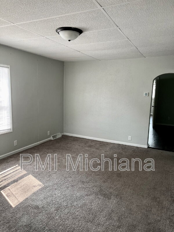 Foto del edificio - 711 W 5th St