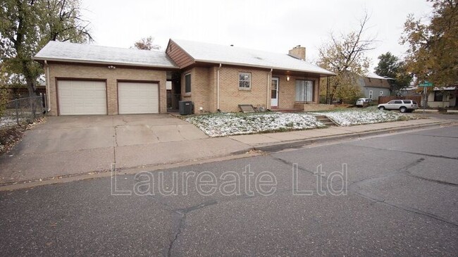 Building Photo - 3800 S Acoma St