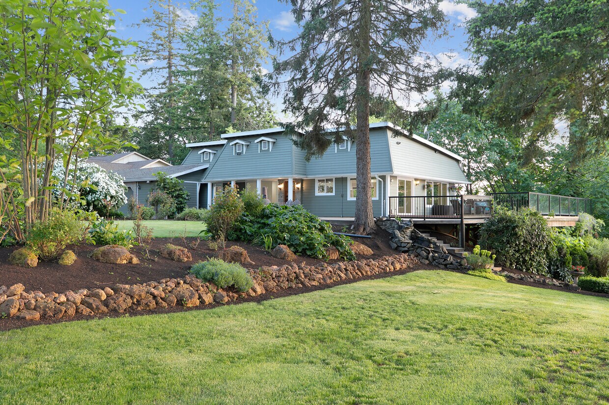 Primary Photo - 1648 Sky Terrace SE