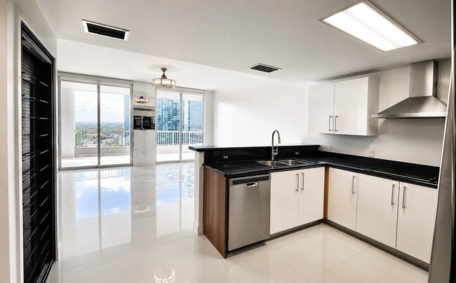 Foto del edificio - 2475 Brickell Ave