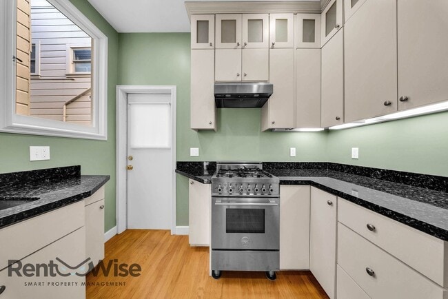 Building Photo - 3731 Fillmore St