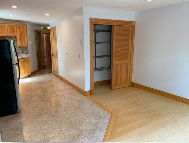 Building Photo - 230 Everett St