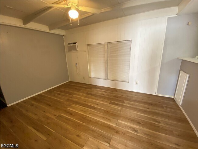 Foto del edificio - 2210 Cantor Ln