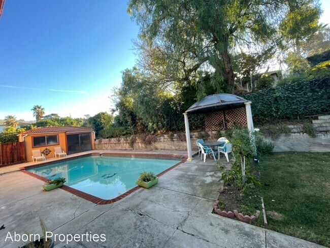 Foto del edificio - 6 br, 3 bath House - 14626 Story Rd