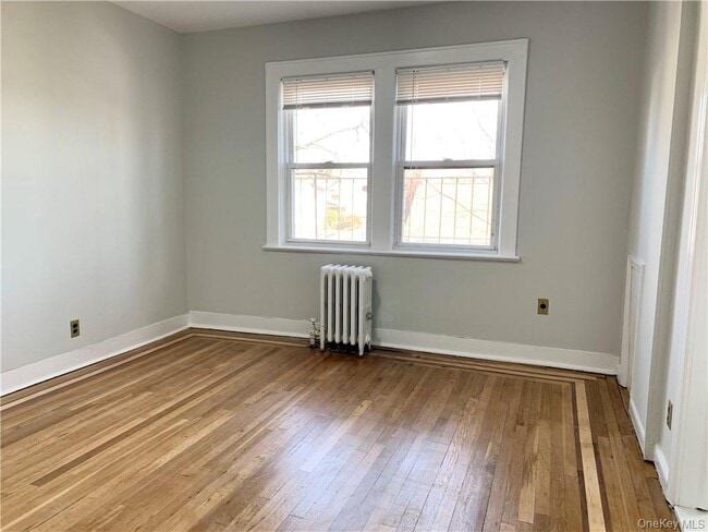 Foto del edificio - 10 Oakridge Pl