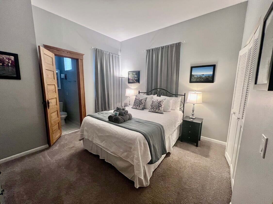 Foto principal - 982 Myrtle St NE