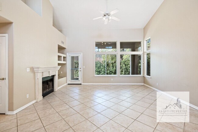 Foto del edificio - Beautiful 2 Story Home in the Clovis Unified District