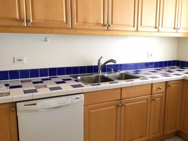 Foto del edificio - Mauna Luan 2BR/2BA/2PK Desirable End Unit