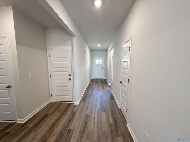 Building Photo - 124 Betty Williams Dr