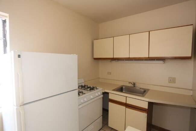 Foto del edificio - 838 W Cornelia Ave