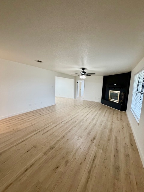 Building Photo - 689 Birdie Ln