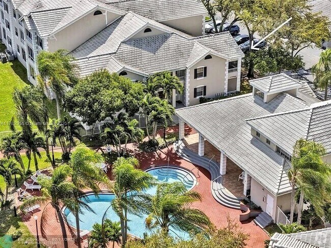 Building Photo - 2880 N Oakland Forest Dr