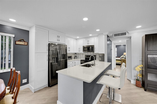 Building Photo - 964 Normandy Trail