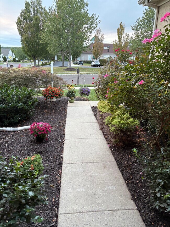 Foto del edificio - 950 Nathaniel Trl