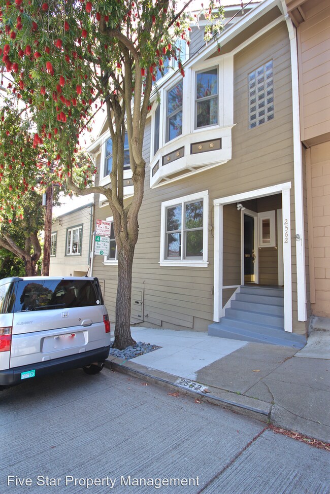 Foto del edificio - 1 br, 1 bath House - 2562 Diamond St