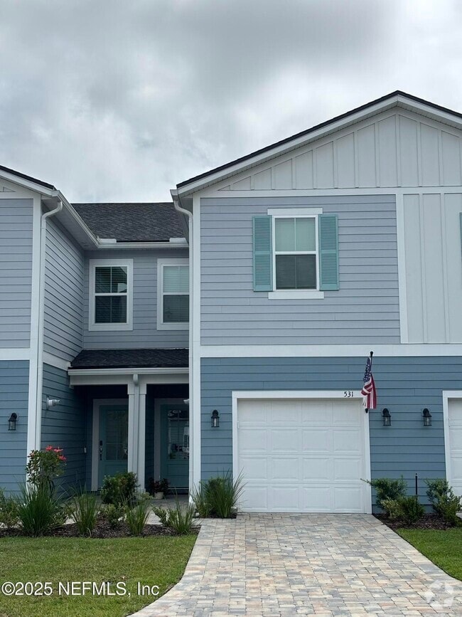 Building Photo - 531 Brandon Lks Dr
