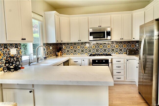 Building Photo - 4 br, 3 bath House - 50 Dawn Ln