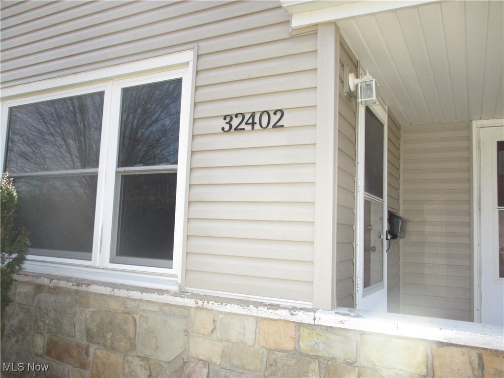 32402 Bainbridge Rd Solon, OH 44139 – photo 2
