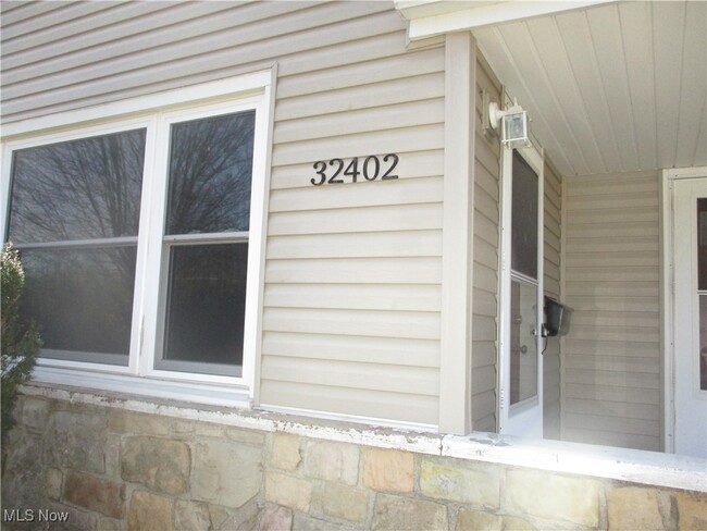 Building Photo - 32402 Bainbridge Rd
