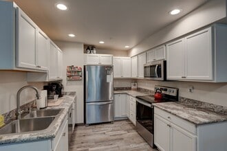 Building Photo - 1621 SW Mulberry Pl