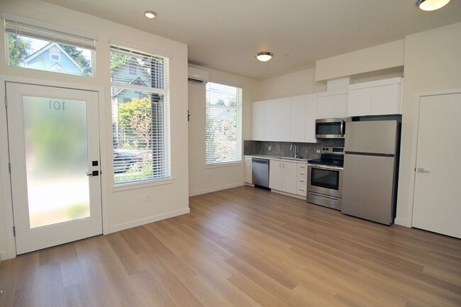 Building Photo - 1111 SE Tenino St