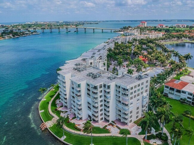 Foto del edificio - 6105 Bahia Del Mar Cir N