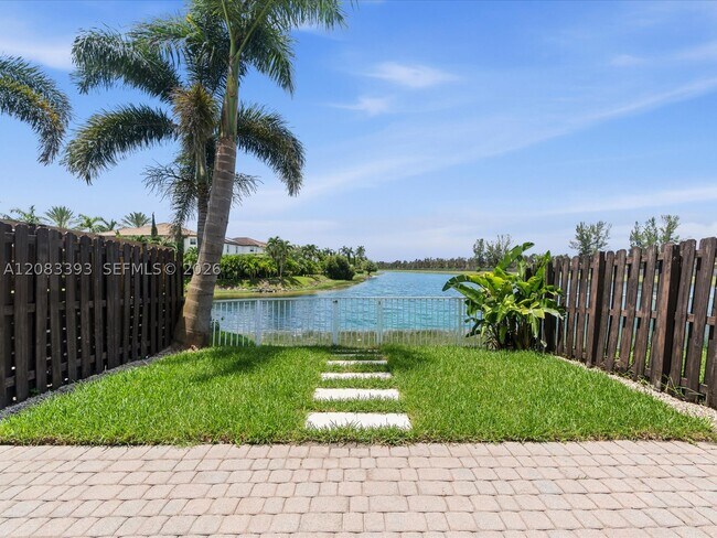 Foto del edificio - 11628 NW 87th Ln