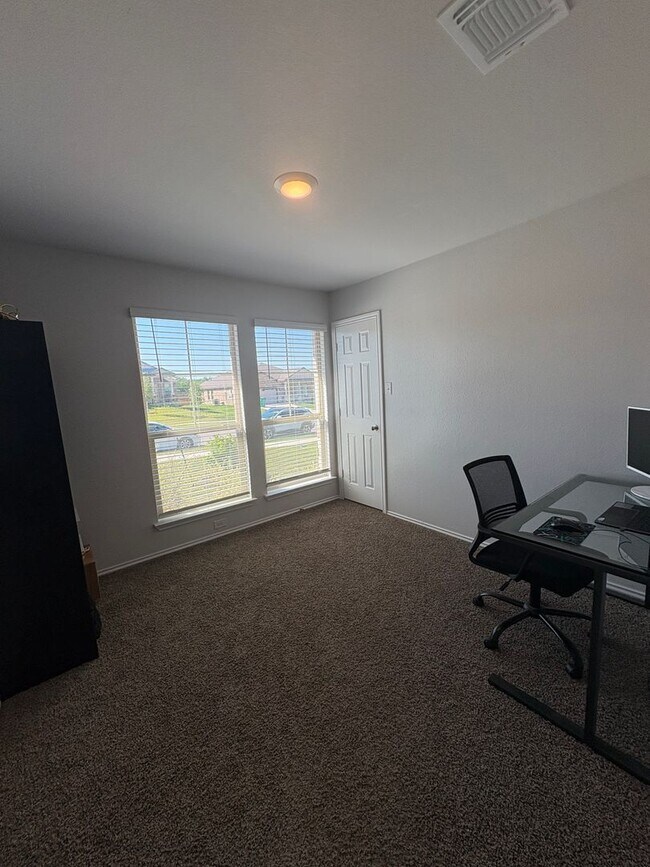 Building Photo - 3 Bedroom 2 Bath Home in Harker Heights