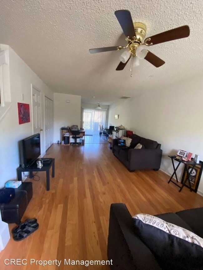 Building Photo - 2 br, 1.5 bath House - 135 Hornby Circle