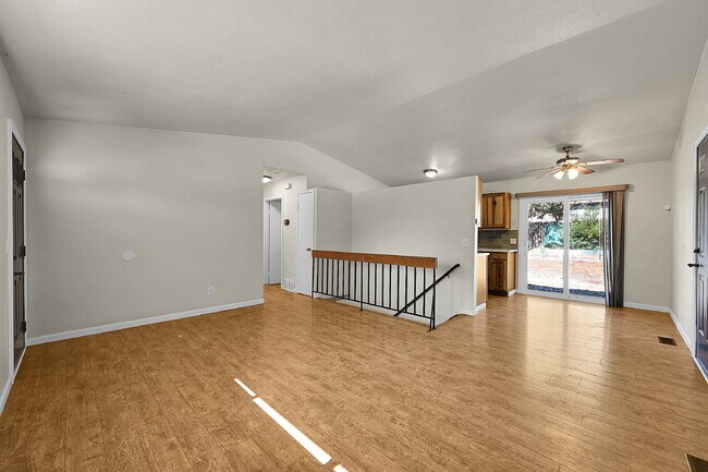 Foto del edificio - $2,095.00, 4-bed, 2-bath located in Colora...