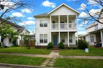 Building Photo - 2643 Westminster Dr