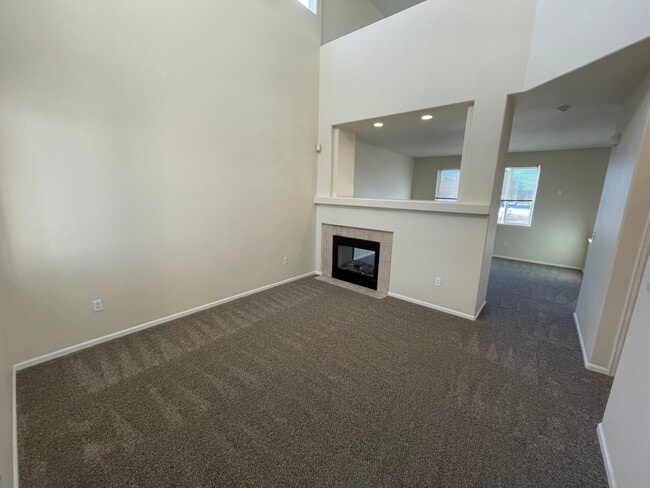 Building Photo - 329 Ivory Cir