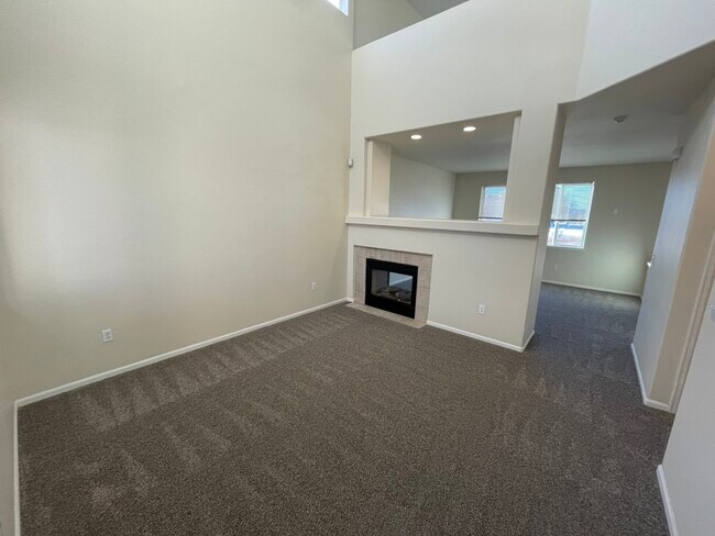 Foto del edificio - 329 Ivory Cir