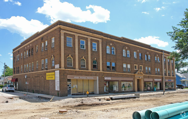 Building Photo - The Georgian Manor