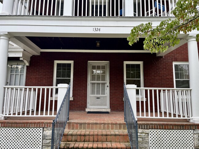 Welcoming Front Porch - 1324 Fontaine Rd