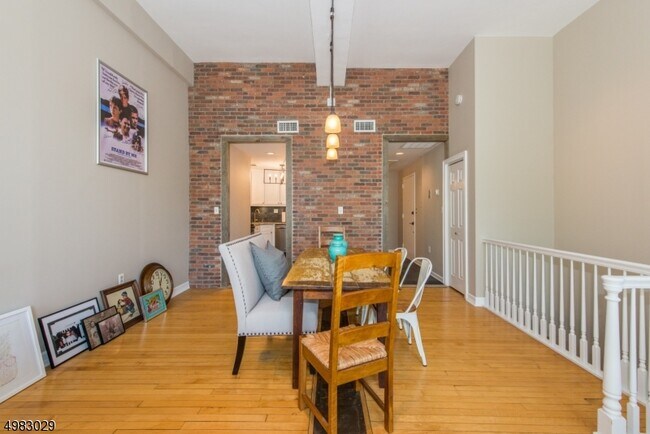 Foto del edificio - 15 Glenridge Ave