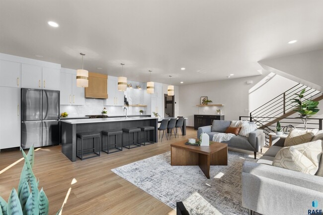 Building Photo - 2807 S Terry Ave