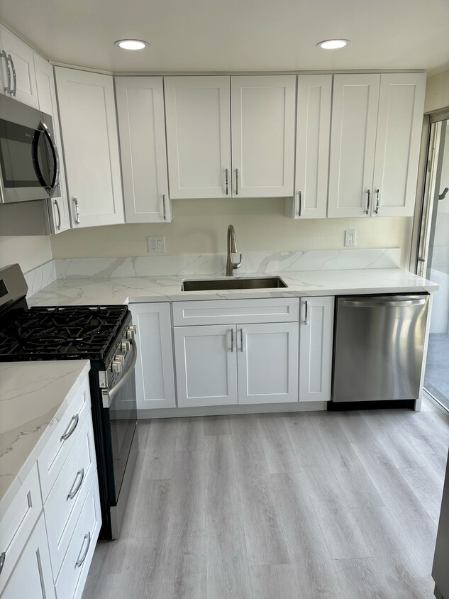 Newly remodeled kitchen - 17192 Pacific Coast Hwy