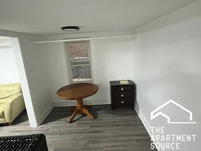 Foto del edificio - 1643 N Fairfield Ave
