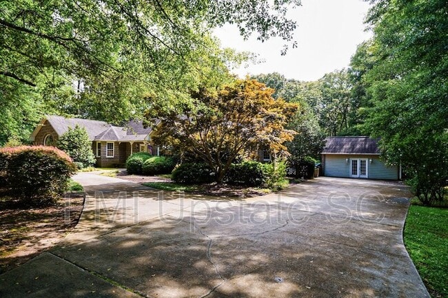 Building Photo - 165 Battleground Rd